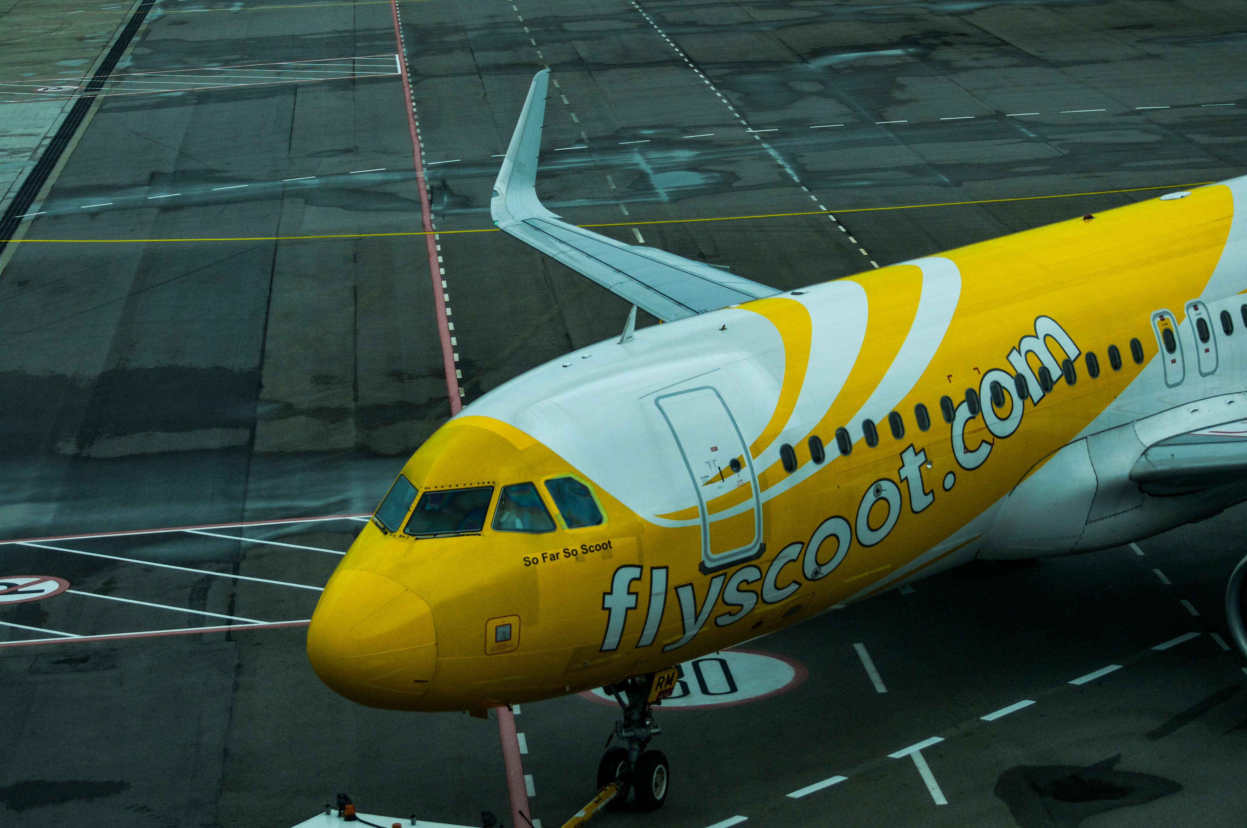 Scoot A320 taxiing